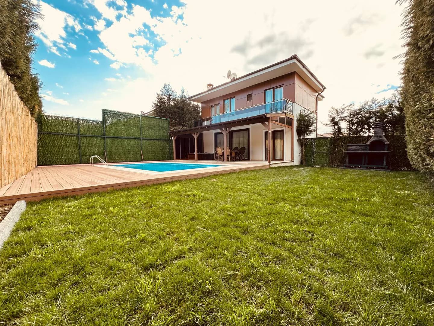 Sapanca'da Elverişli Konumda, Isıtmalı Özel Havuzlu, Tatil Villası görsel 2