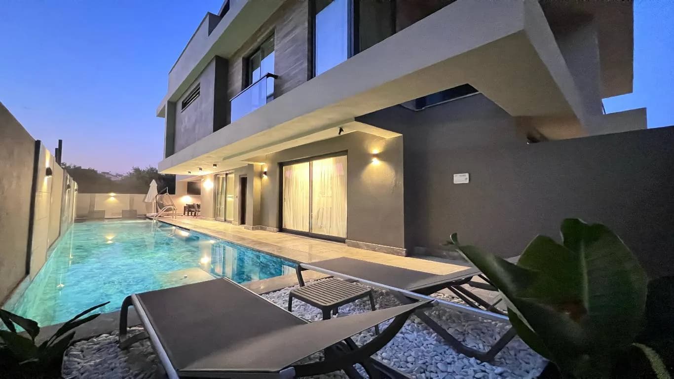 Fethiye Akarca'da Elverişli Konumda, Özel Havuzlu, Olanaklı Villa görsel 1