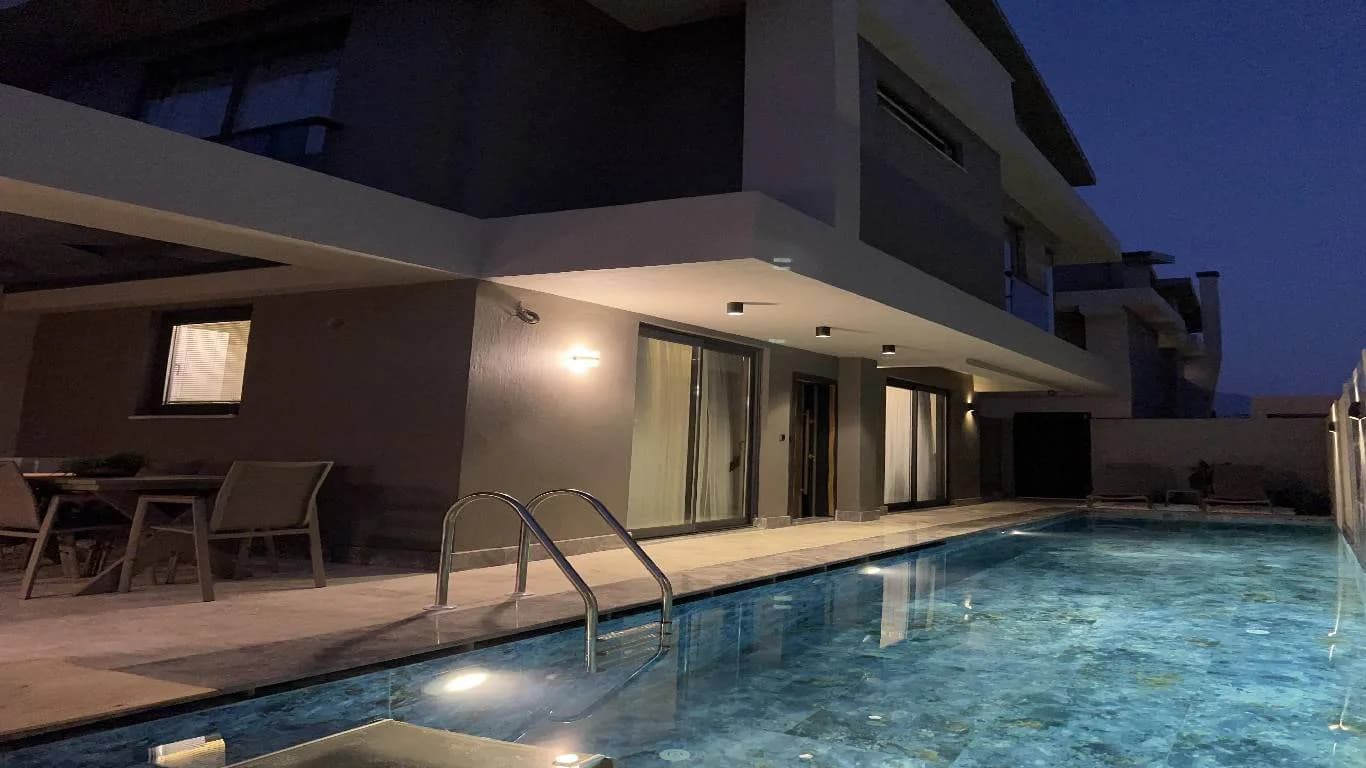 Fethiye Akarca'da Elverişli Konumda, Özel Havuzlu, Olanaklı Villa görsel 3