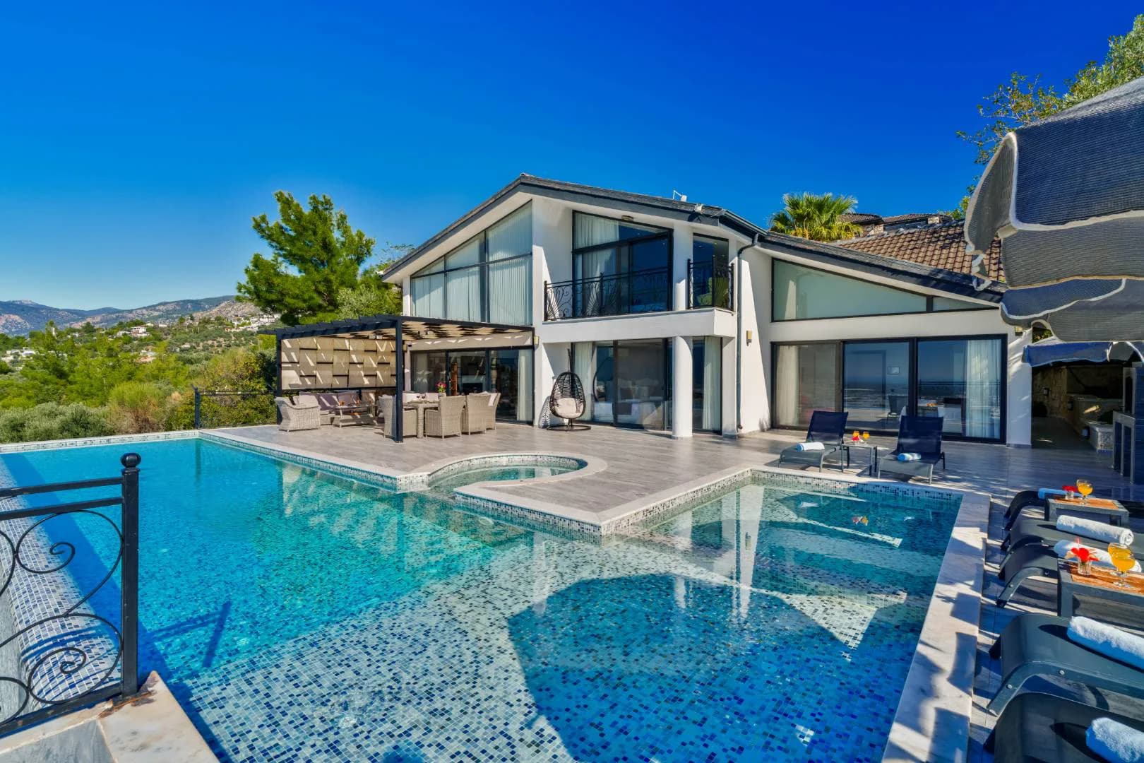 Kaş İslamlar'da Geniş Ailelere Uygun, Özel Havuzlu, Lüks Villa görsel 1