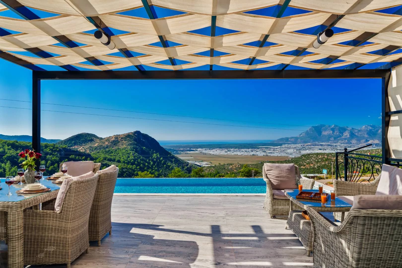 Kaş İslamlar'da Geniş Ailelere Uygun, Özel Havuzlu, Lüks Villa görsel 3