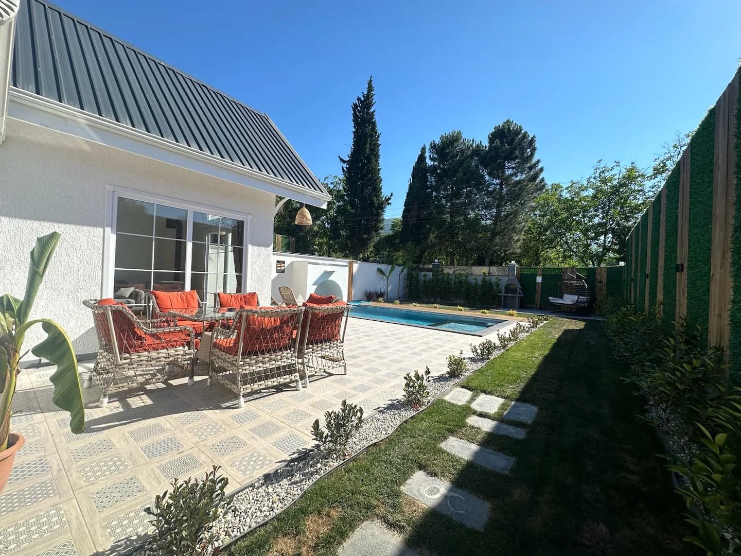 Sapanca Kırkpınar'da Huzurlu Doğada, Özel Havuzlu, Modern Bungalov görsel 3