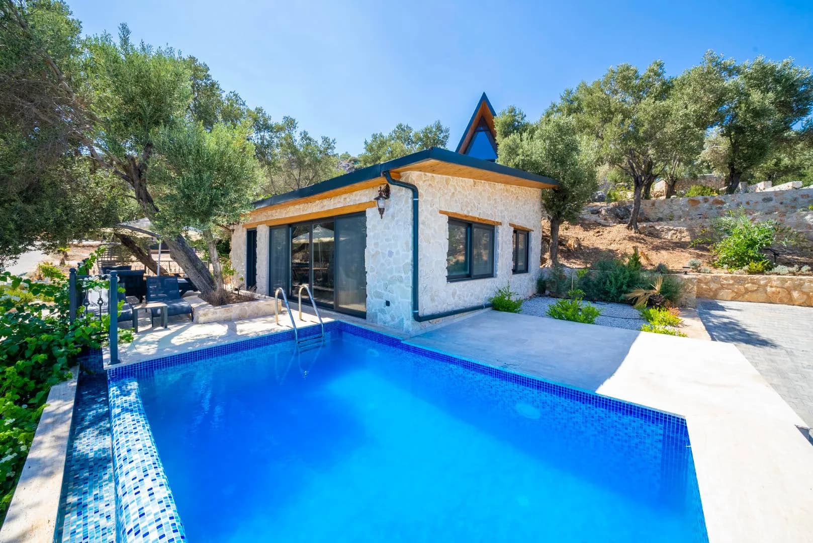 Kaş Yeşilköy'de Enfes Deniz Manzaralı, Özel Havuzlu, Balayı Villası görsel 1