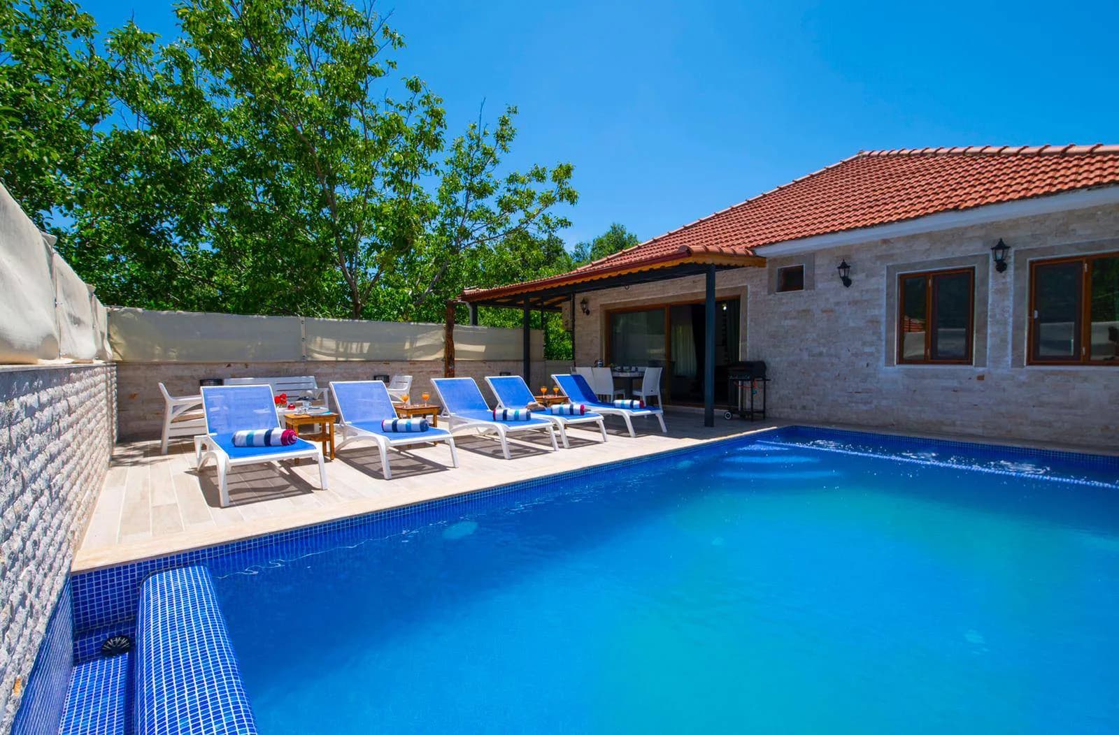 Kaş Bezirgan'da Minimal Tasarımlı, Özel Havuzlu, Tatil Villası görsel 1