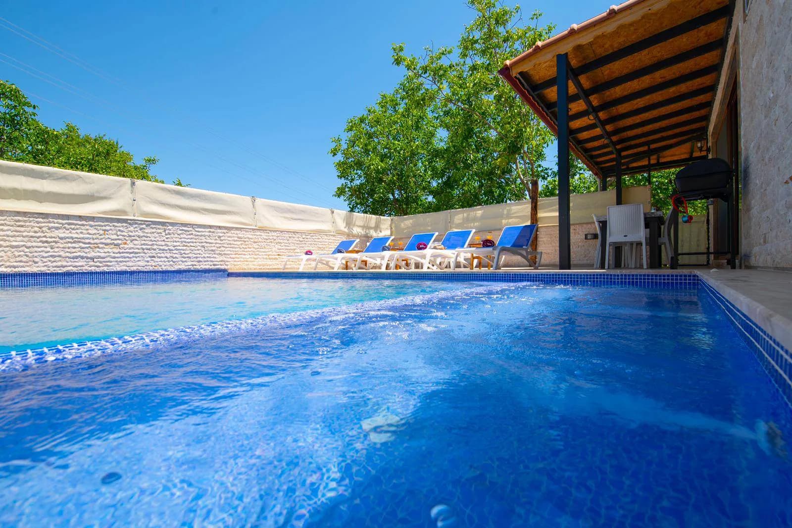 Kaş Bezirgan'da Minimal Tasarımlı, Özel Havuzlu, Tatil Villası görsel 3