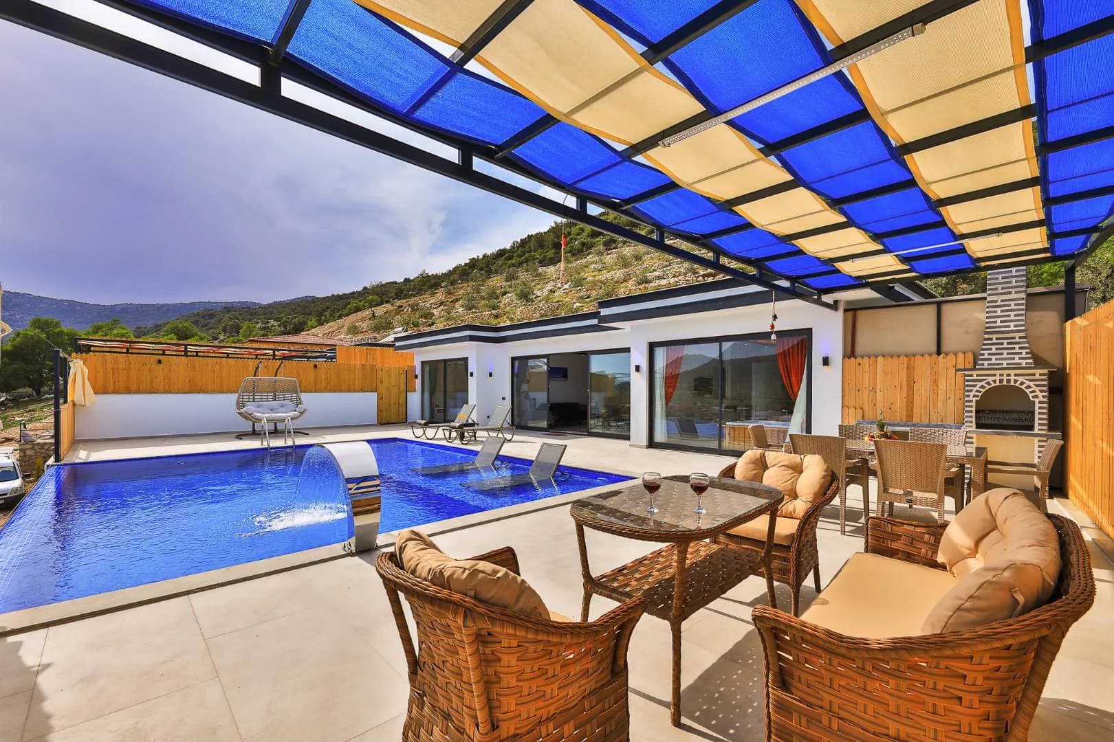 Kaş Sarıbelen'de Sakin Konumda, Özel Havuzlu, 5 Kişilik Villa görsel 3
