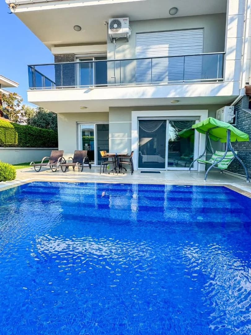 Çeşme Çiftlik'te Geniş Ailelere Uygun, Özel Havuzlu, Lüks Villa görsel 2