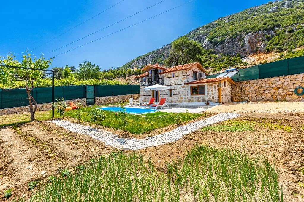 Kalkan İkizce'de Taş Mimarili, Özel Havuzlu, Geniş Bahçeli Villa görsel 3