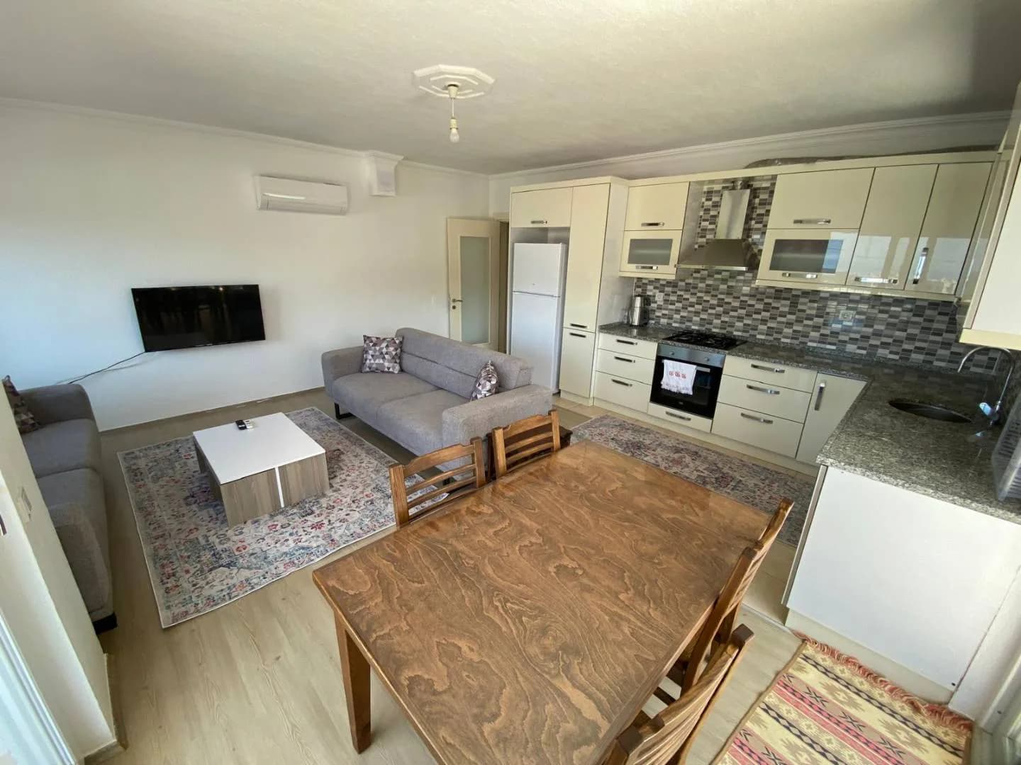 Kaş Andifli'de Çekirdek Ailelere Uygun, 2+1, Kiralık Apart görsel 2