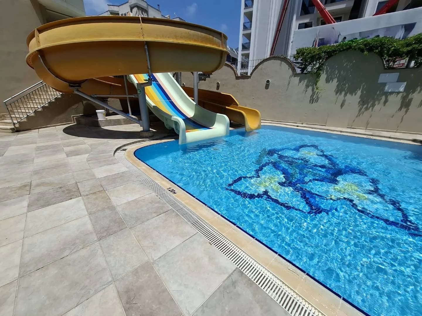 Alanya Güllerpınarı'nda Ailelere Uygun, Ortak Havuzlu, Konforlu Suit görsel 3