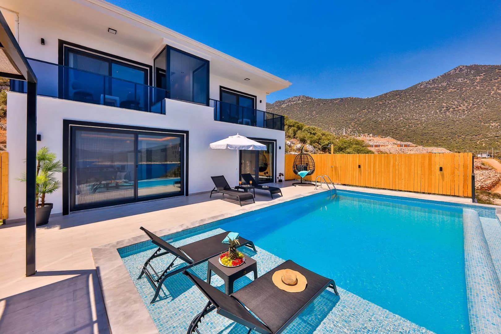 Kaş Belenli'de Panoramik Deniz Manzaralı, Özel Havuzlu, Kiralık Villa görsel 1