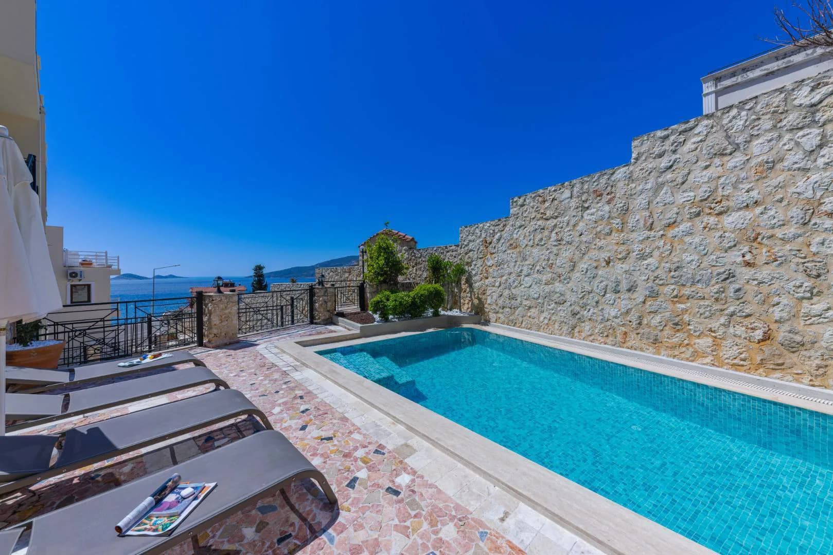 Kaş Kalkan'da Geniş Ailelere Uygun, Özel Havuzlu, Merkezi Villa görsel 3