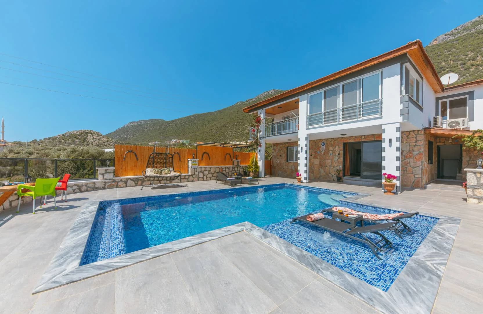 Kaş Belenli'de Sakin Konumda, Özel Havuzlu, Çocuk Oyun Alanlı Villa görsel 2