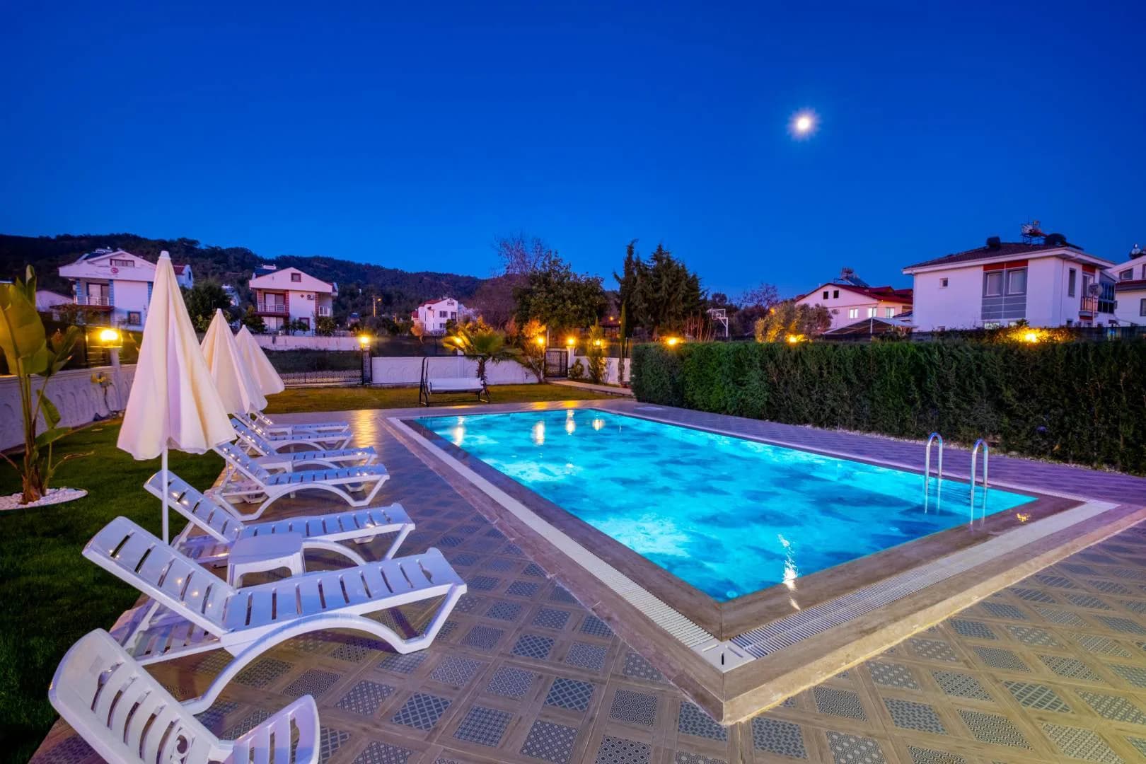 Fethiye Çiftlik'te Geniş Bahçeli, Özel Havuzlu, Lüks Villa görsel 2