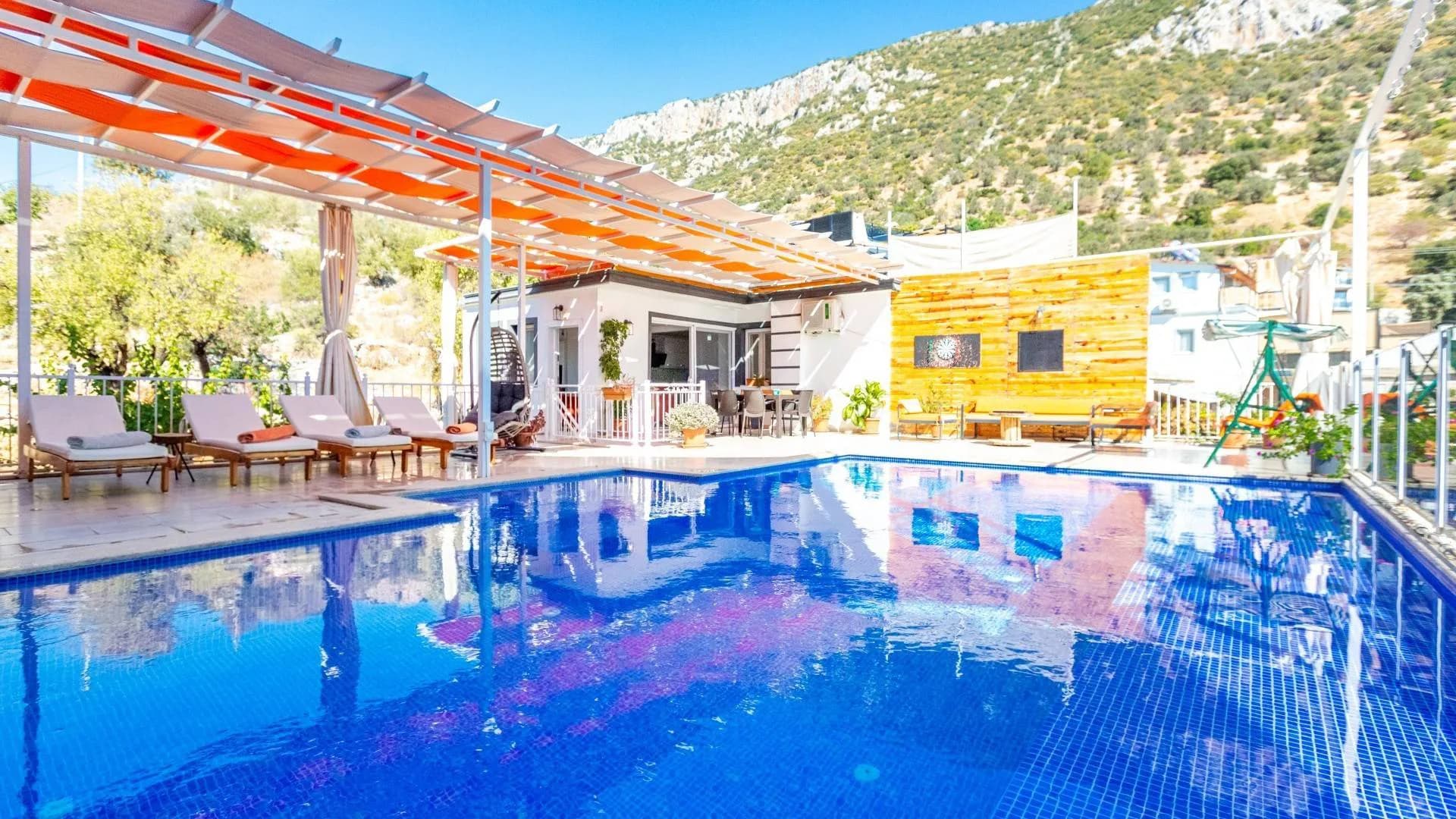 Kaş Bezirgan'da Çekirdek Ailelere Uygun, Özel Havuzlu, Kiralık Villa görsel 3