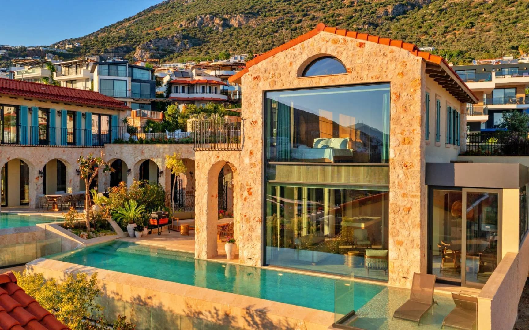 Kaş Kalkan'da İhtişamlı Deniz Manzaralı, Özel Havuzlu, Kiralık Villa görsel 1