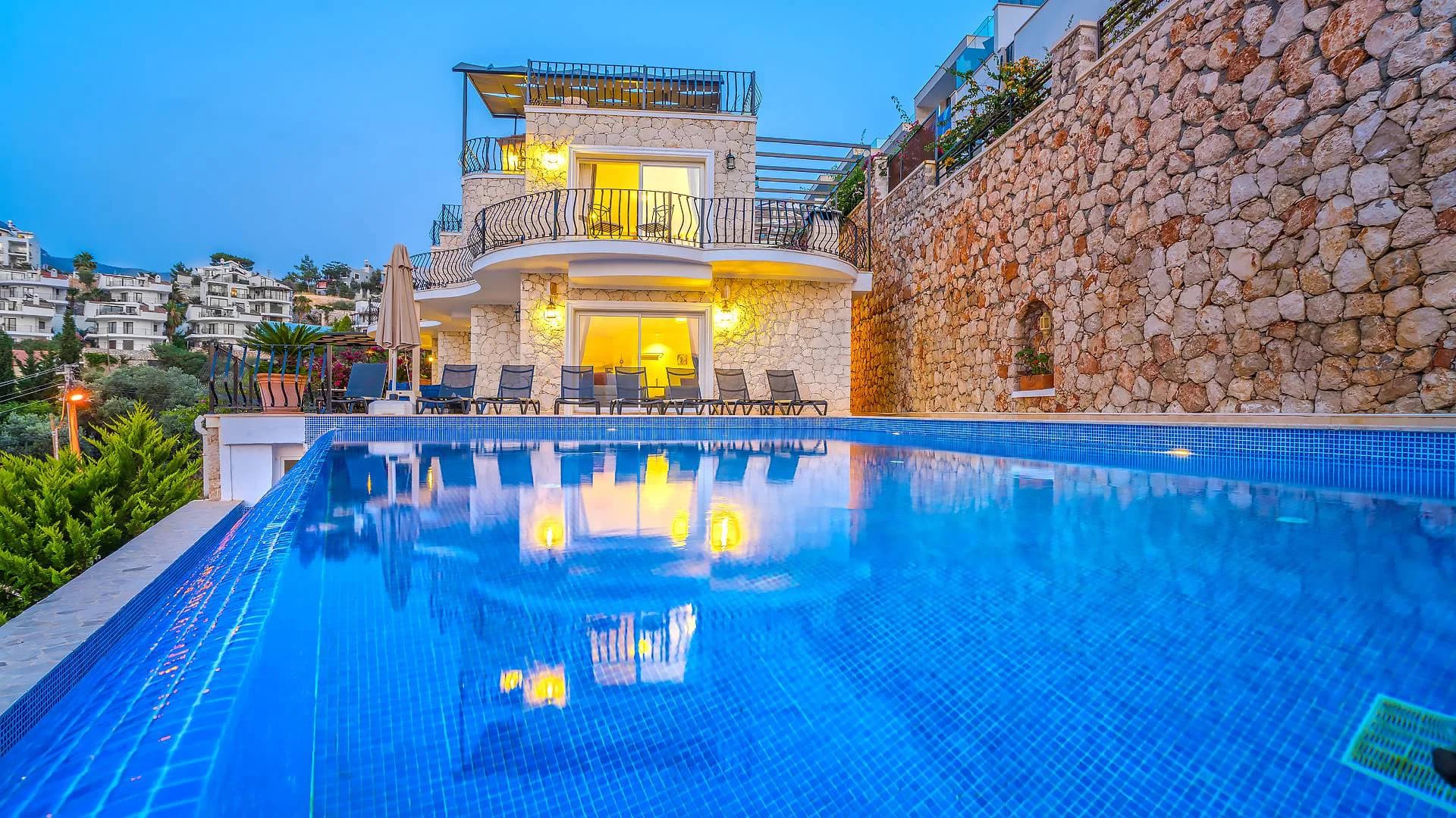 Kalkan'da Muhteşem Deniz Manzaralı, Sonsuzluk Havuzlu, Kiralık Villa görsel 1