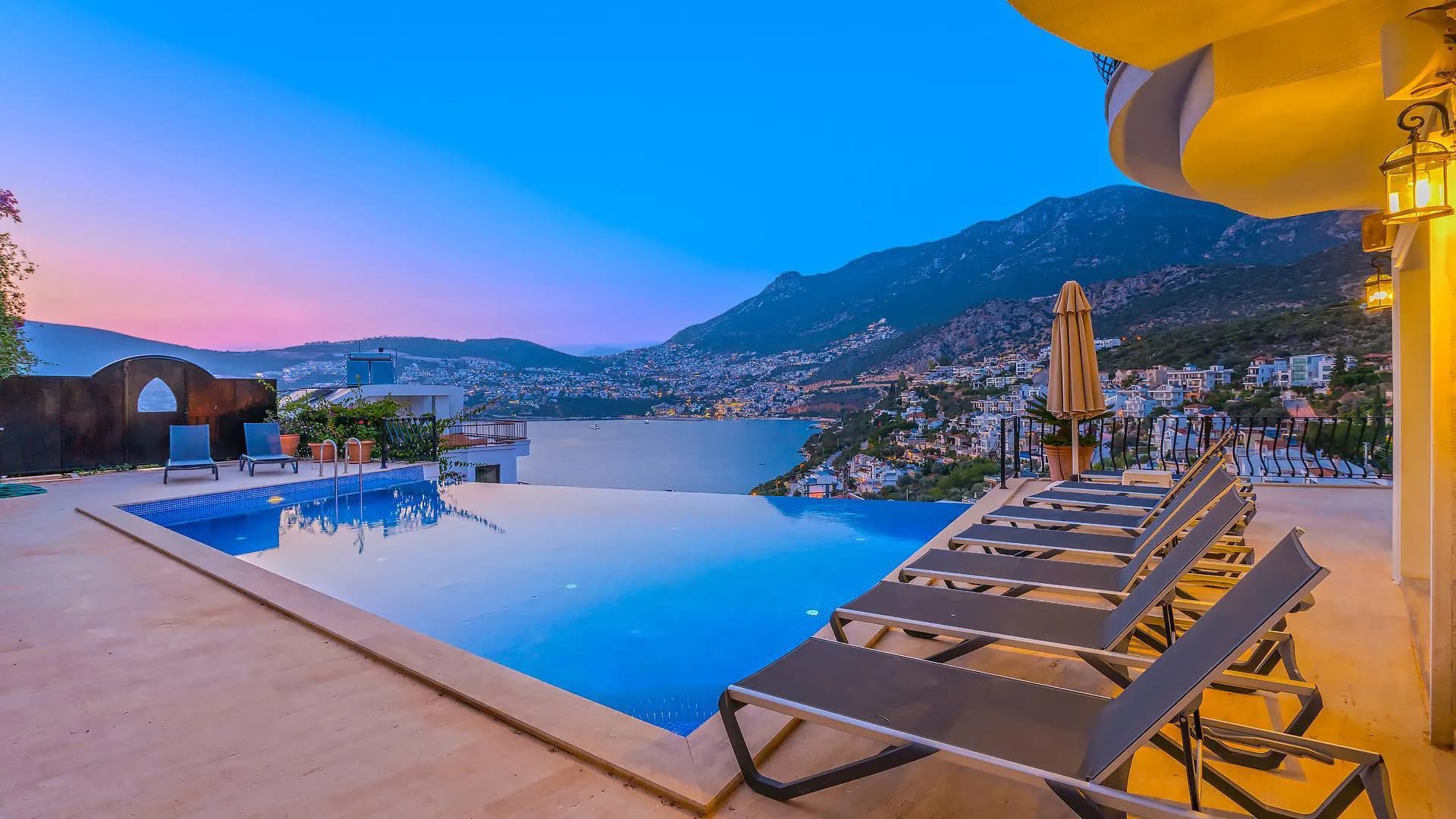 Kalkan'da Muhteşem Deniz Manzaralı, Sonsuzluk Havuzlu, Kiralık Villa görsel 3