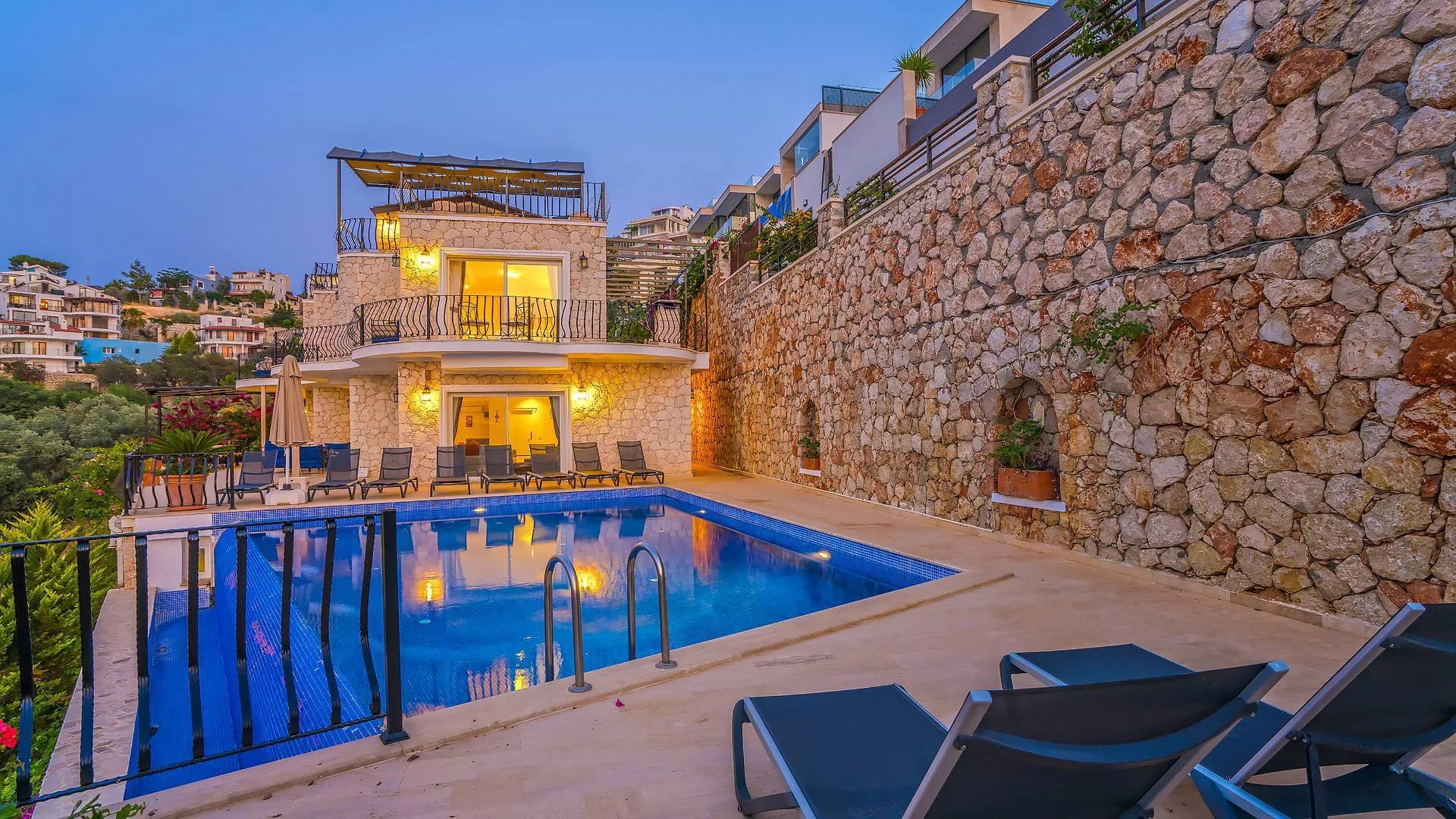 Kalkan'da Muhteşem Deniz Manzaralı, Sonsuzluk Havuzlu, Kiralık Villa görsel 2