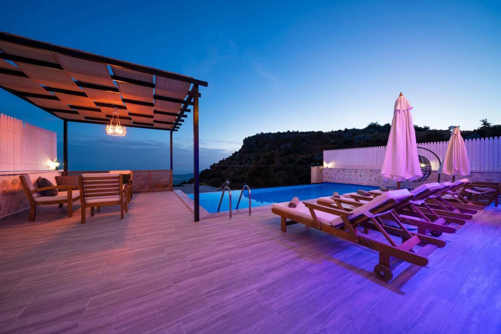 Kaş Aklar'da Muhteşem Deniz Manzaralı, Özel Havuzlu, Kiralık Villa görsel 1