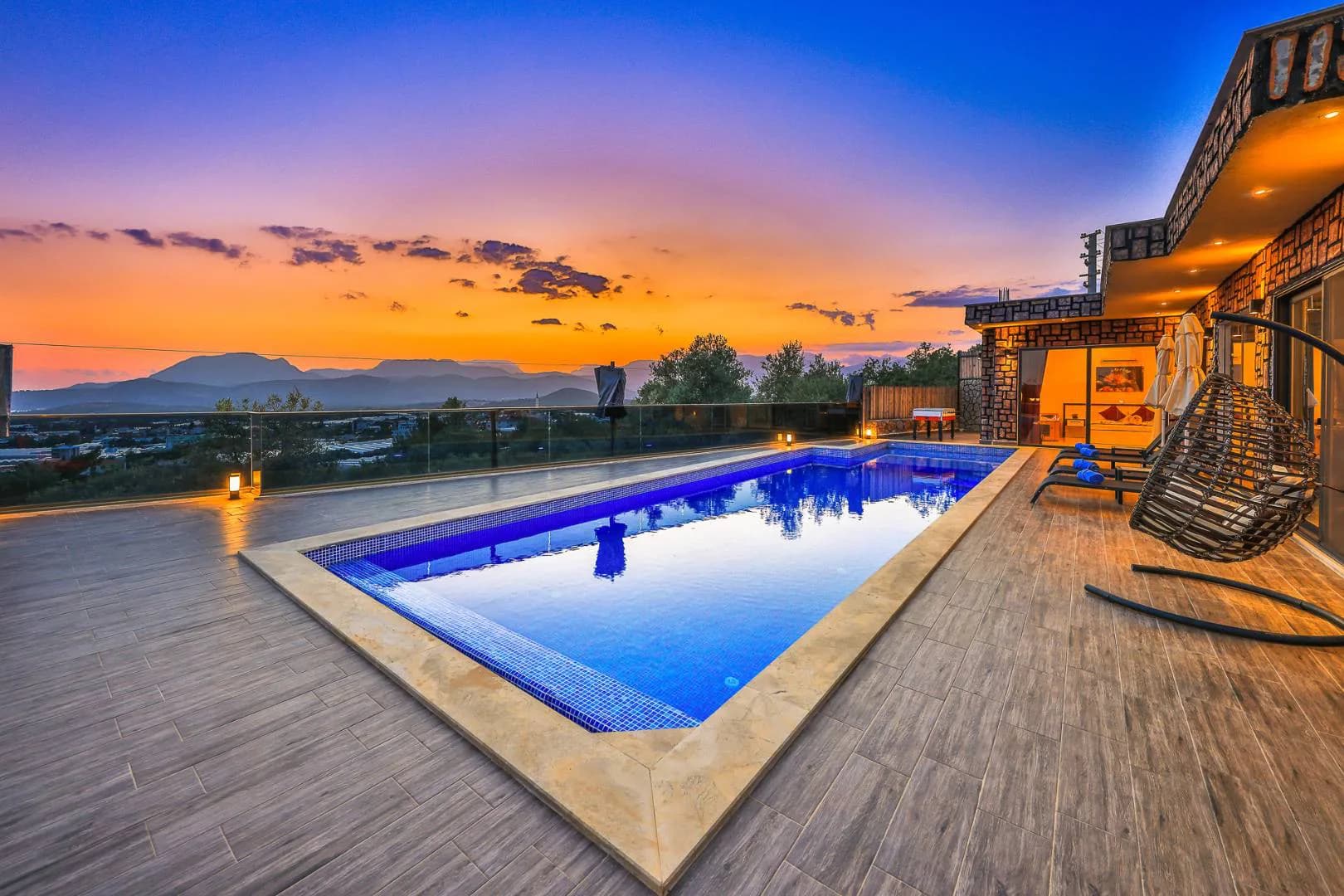 Kaş Çavdır'da Çocuk Oyun Alanlı, Özel Havuzlu, Geniş Bahçeli Villa görsel 3