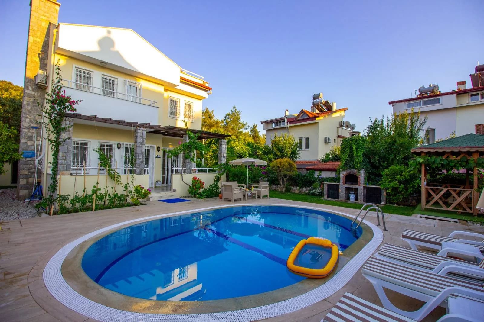 Fethiye Çiftilk'de Denize Yakın, Özel Havuzlu, Konforlu Villa görsel 1