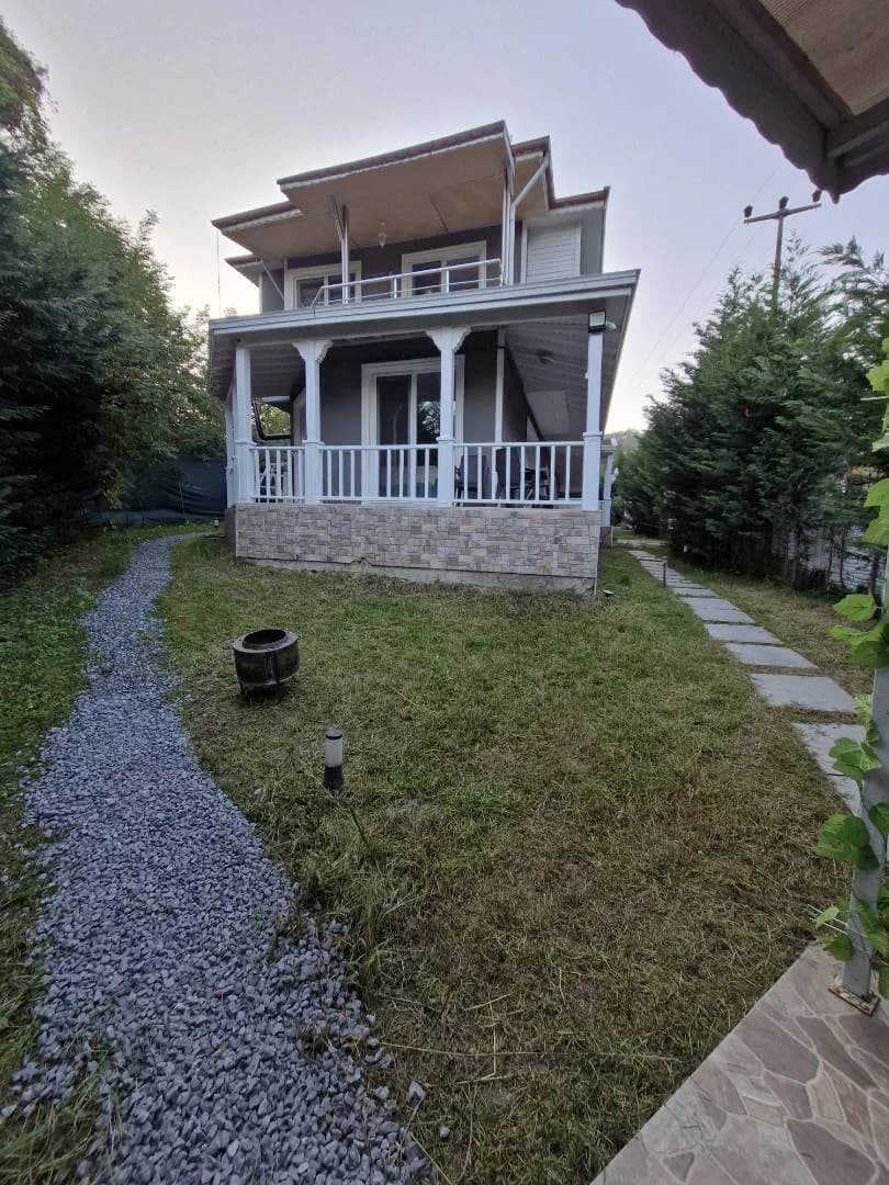 Sapanca Fevziye'de Kalabalık Ailelere Uygun, Kapalı Havuzlu, Kiralık Villa görsel 1