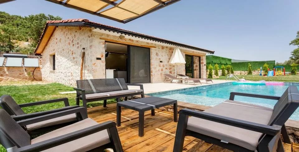 Kaş Hacıoğlan'da Muhteşem Doğada, Çocuk Oyun Alanlı, 4 Kişilik Villa görsel 1