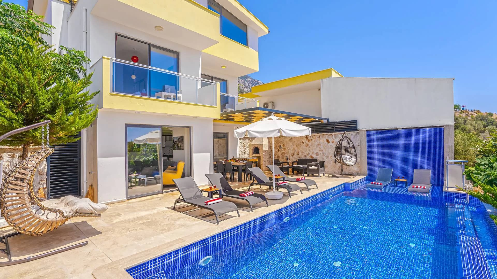 Kaş Bezirgan'da Doğa Manzaralı, Özel Havuzlu, Lüks Villa görsel 1
