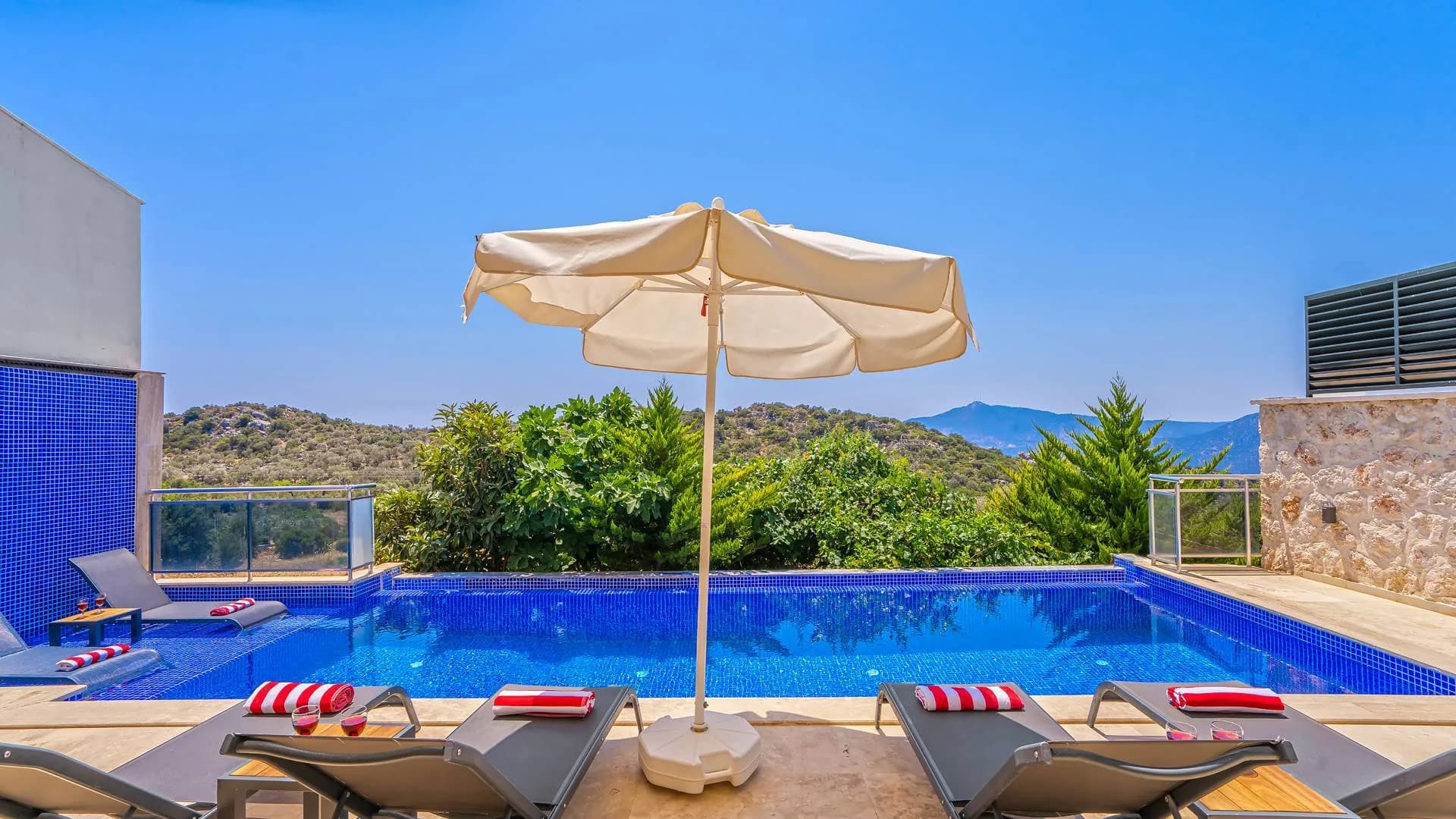 Kaş Bezirgan'da Doğa Manzaralı, Özel Havuzlu, Lüks Villa görsel 3