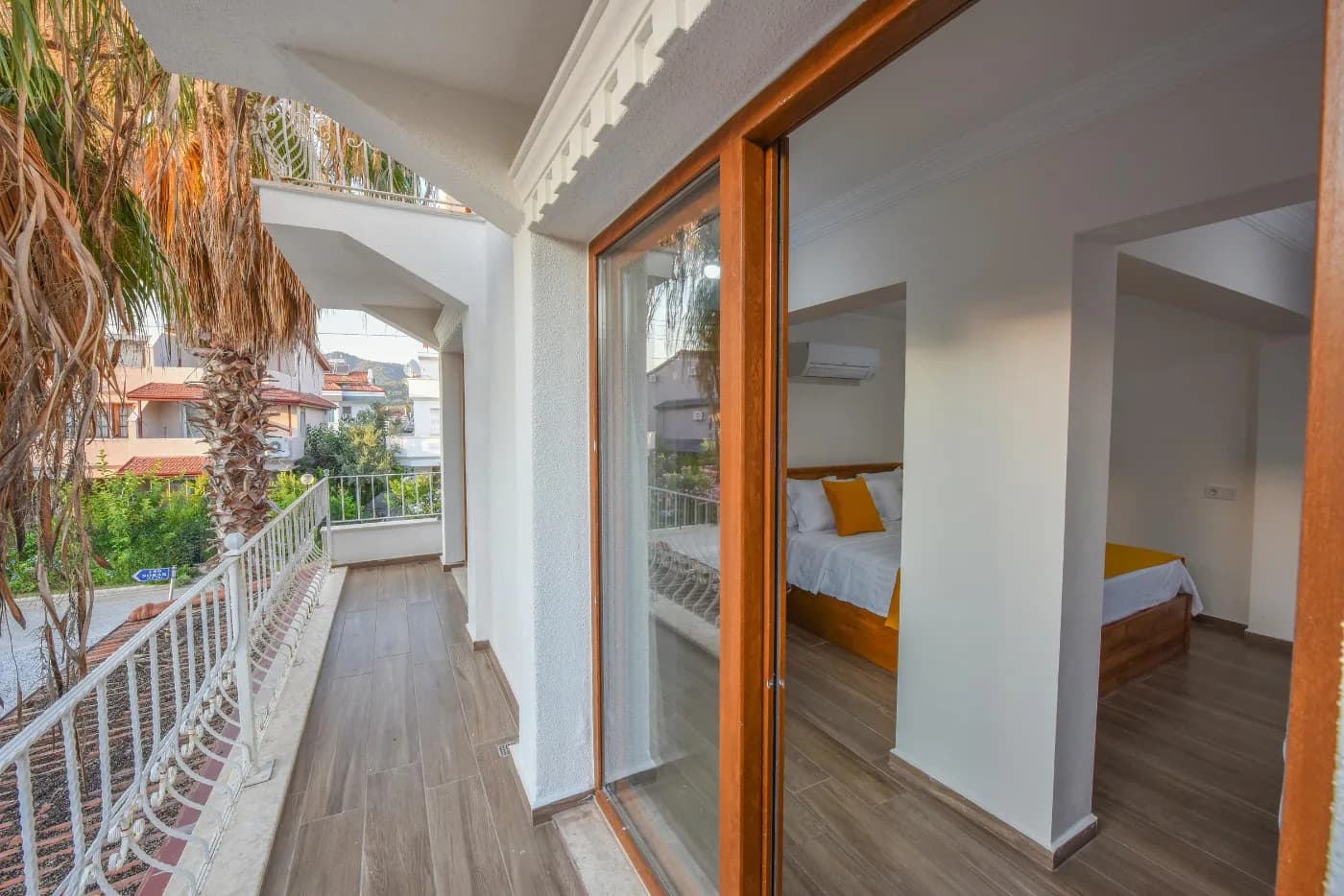 Fethiye Çiftlik'te Lüks Dizayna Sahip, Özel Bahçeli, Tripleks Villa görsel 2