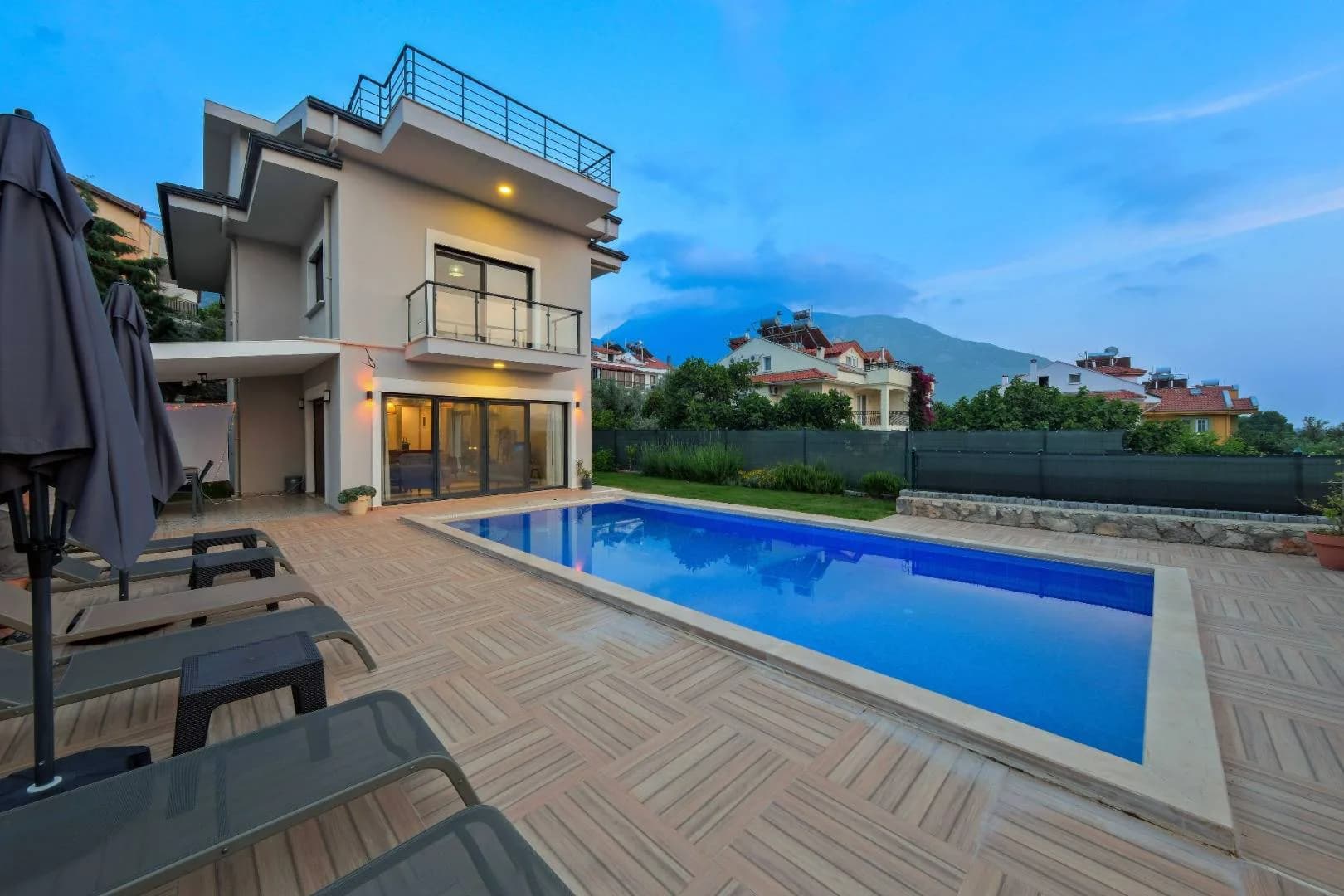 Fethiye Ölüdeniz'de Geniş Alanlara Sahip, Özel Havuzlu, Kiralık Villa görsel 2