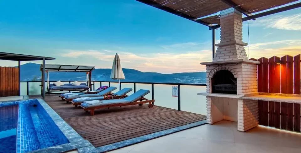 Kaş Yeşilköy'de Muhteşem Doğa İçerisinde, Özel Havuzlu, Konforlu Villa görsel 1