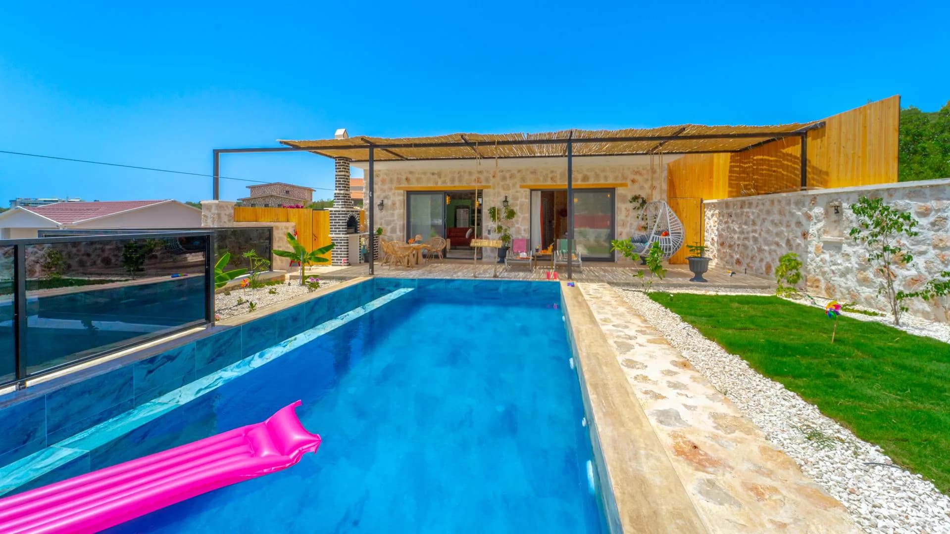 Kaş Gelemiş'te Enfes Doğada, Özel Havuzlu, Lüks Kiralık Villa görsel 2