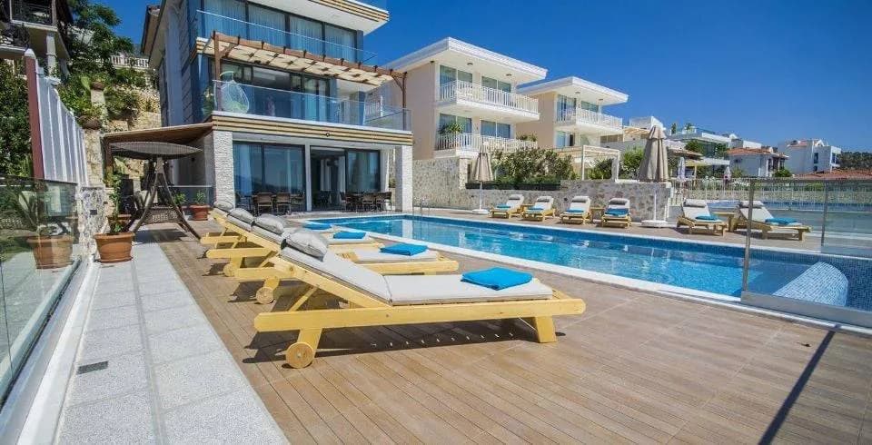 Kalkan'da Eşsiz Deniz Manzaralı, Özel Havuzlu, Konforlu Villa görsel 1