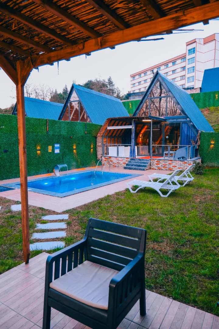 Sapanca Gazipaşa'da Doğa İle İç İçe, Isıtmalı Havuzlu, 2+1 Bungalov görsel 1