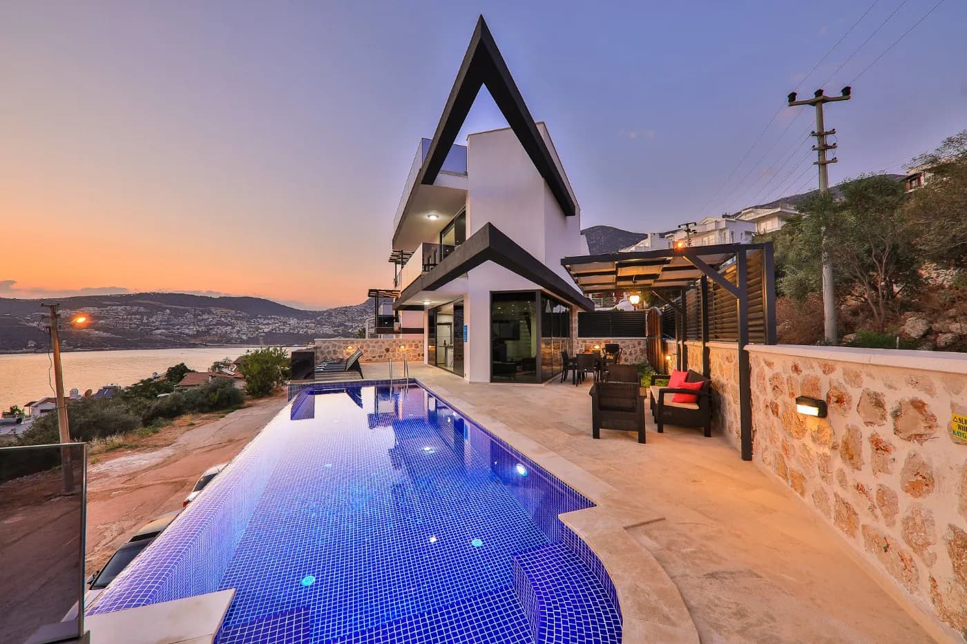 Kaş Kalkan'da Şahane Deniz Manzaralı, Özel Havuzlu, Kiralık Villa görsel 2