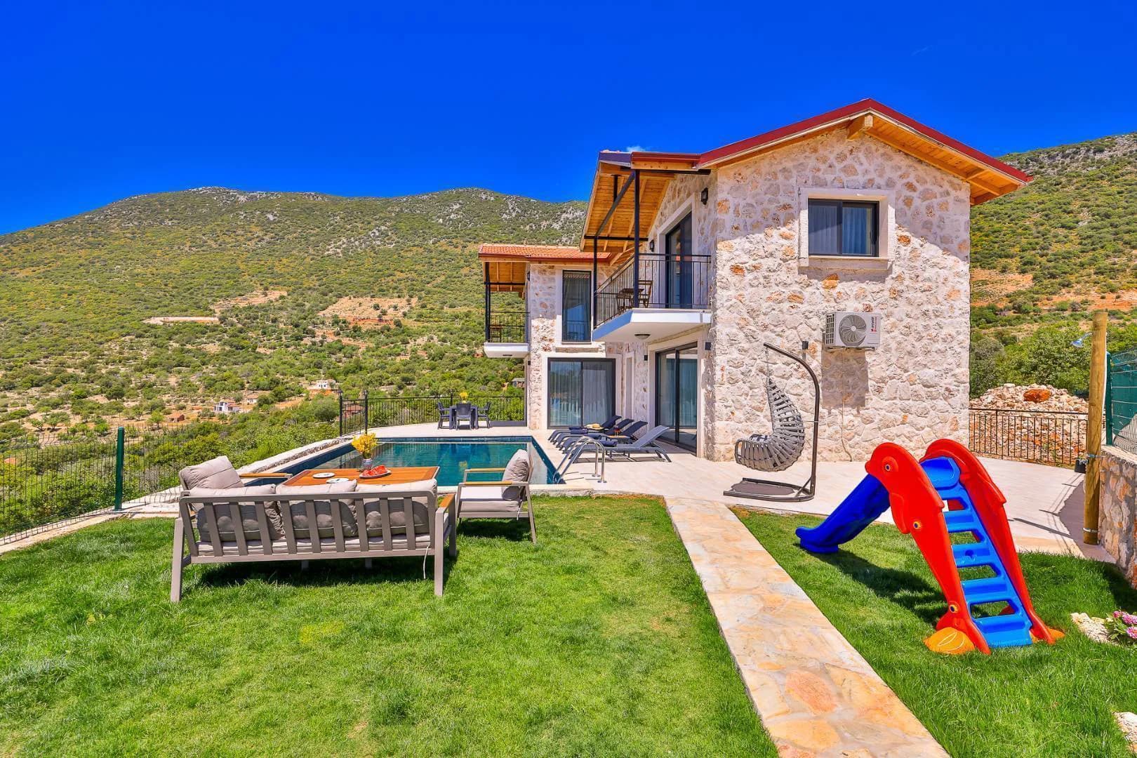 Kaş Gökçeören'de Göz Alıcı Deniz Manzaralı, Özel Havuzlu, 2+1 Villa görsel 1