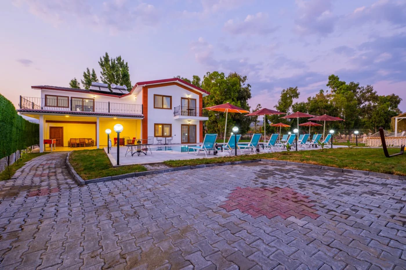 Fethiye Çiftlik'te Geniş Bahçeli, Özel Havuzlu, 12 Kişilik Kiralık Villa görsel 3