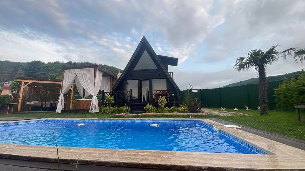 Sapanca Gazipaşa'da Nefes Kesici Doğada, Özel Havuzlu, Ferah Bungalov görsel 1