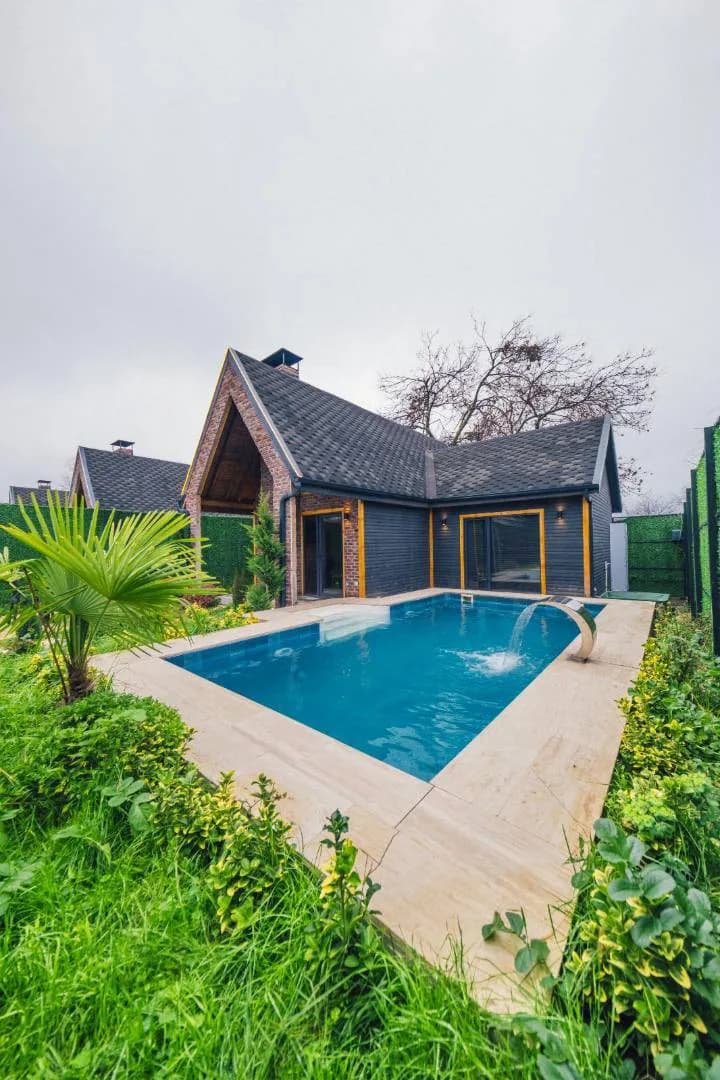 Sapanca Çayiçi'nde Minimalist Tasarımlı, Özel Havuzlu, 2+1 Bungalov görsel 1
