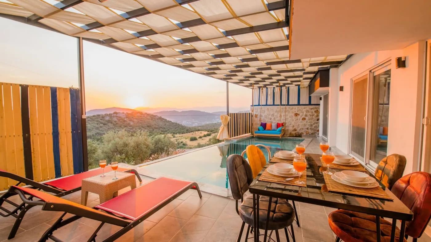 Kalkan Kördere'de Doğa Manzaralı, Özel Havuzlu, Balayı Villası görsel 1