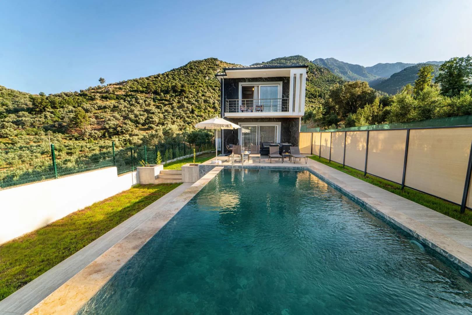 Fethiye Bozyer'de Huzurlu Konumda, Özel Havuzlu, Kiralık Villa görsel 2
