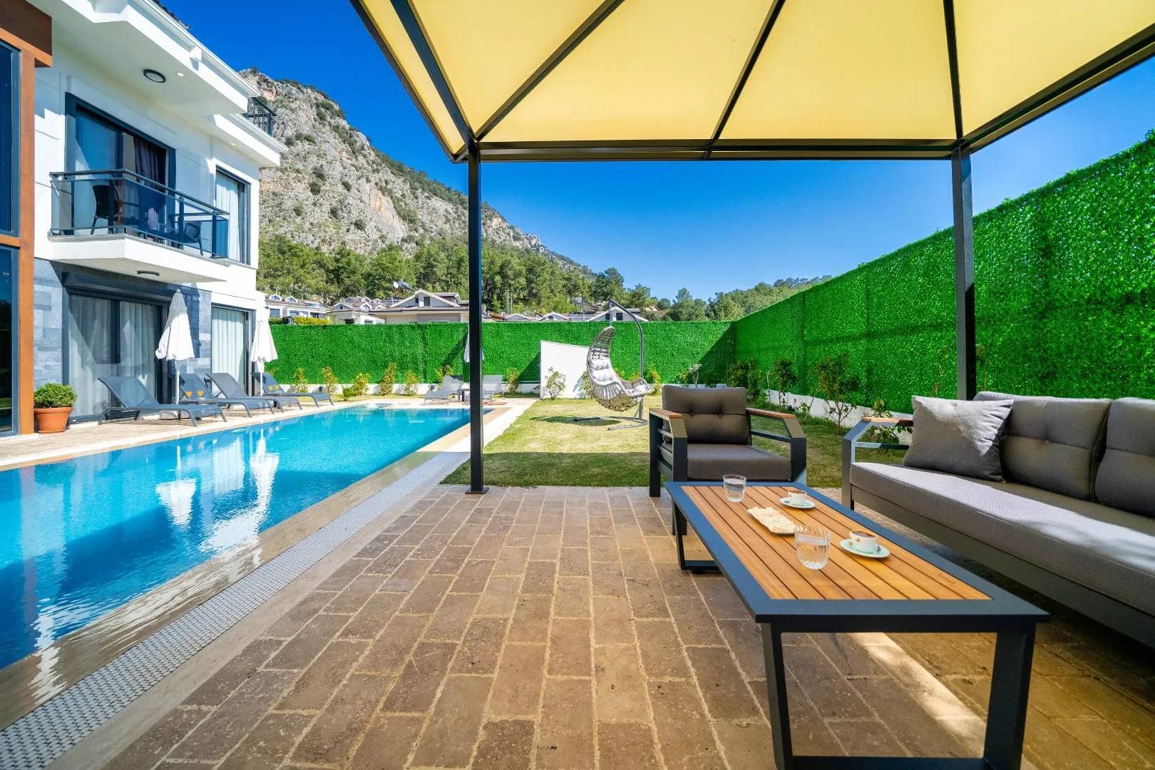 Fethiye Göcek'te Geniş Alanlara Sahip, Özel Havuzlu, Modern Villa görsel 2