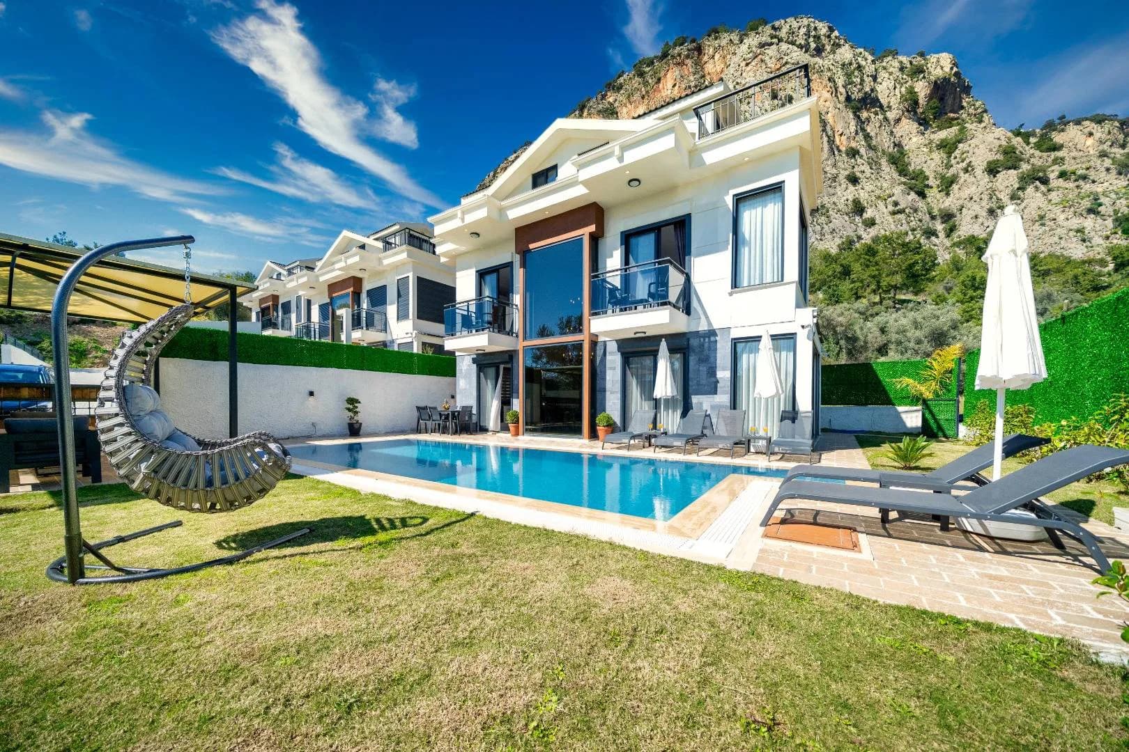 Fethiye Göcek'te Geniş Alanlara Sahip, Özel Havuzlu, Modern Villa görsel 1