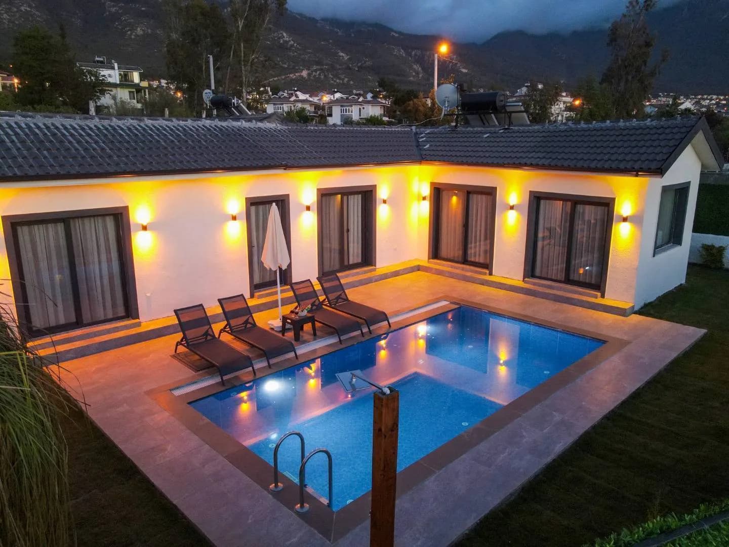 Fethiye Ölüdeniz'de Bahçe İçerisinde, Özel Havuzlu, 5 Kişilik Villa görsel 1