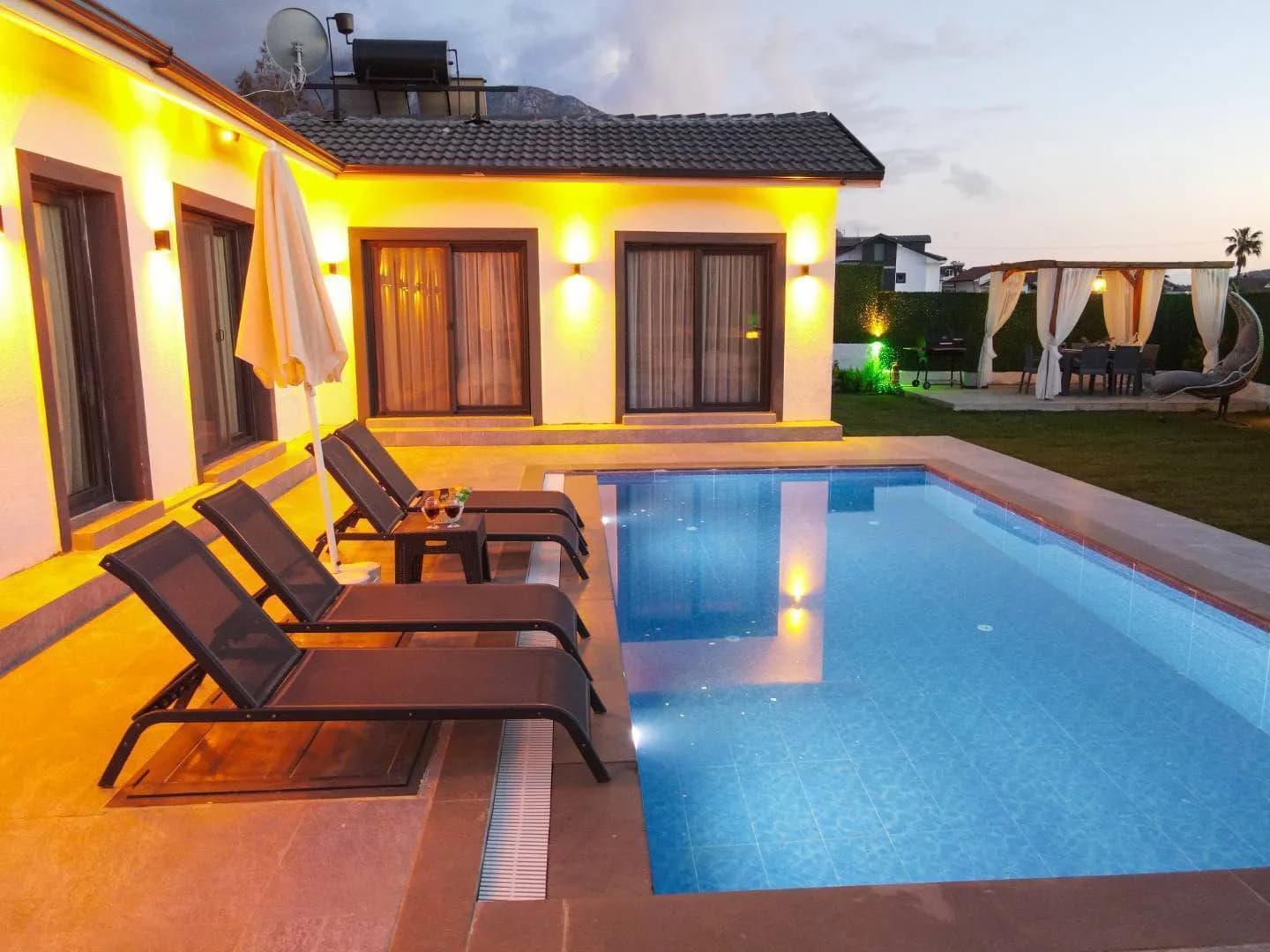 Fethiye Ölüdeniz'de Bahçe İçerisinde, Özel Havuzlu, 5 Kişilik Villa görsel 2