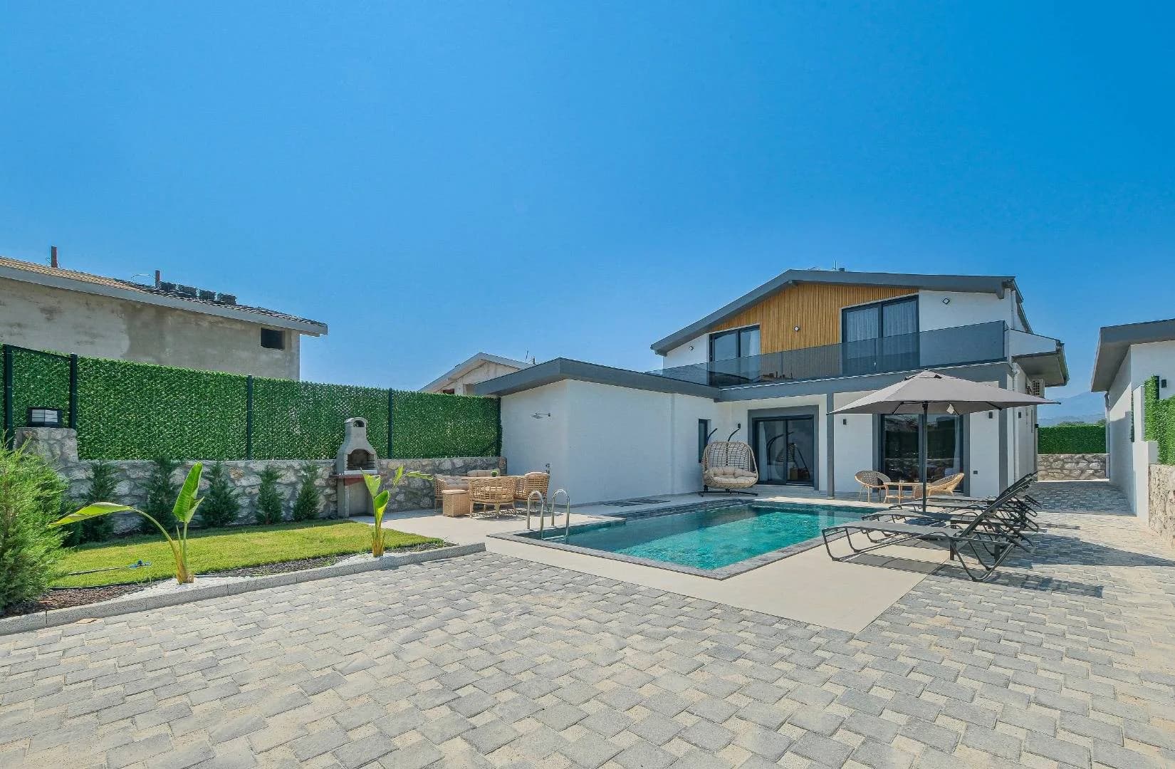 Fethiye Kargı'da Sakin Konumda, Isıtmalı Havuzlu, Modern Villa görsel 3