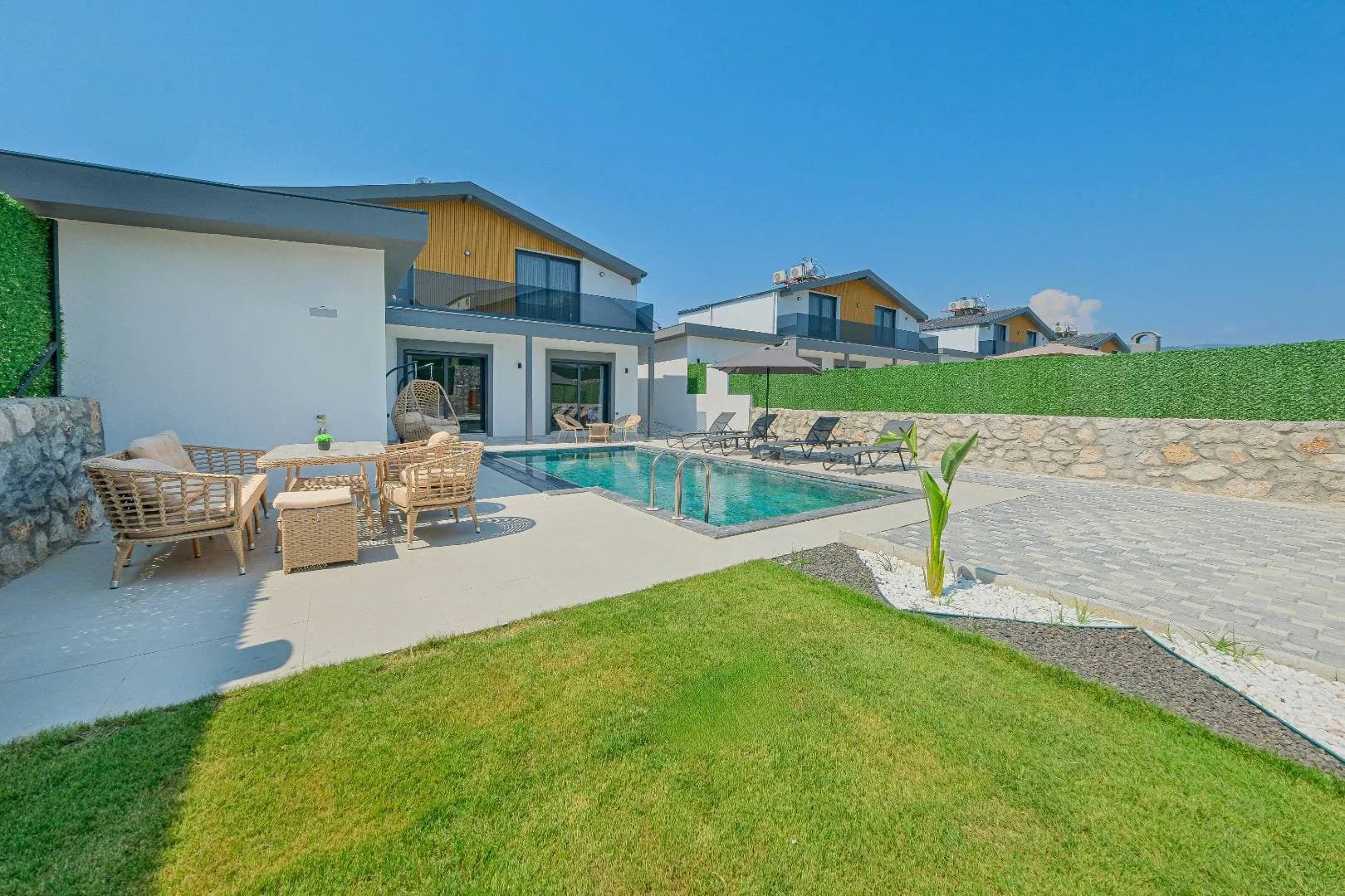 Fethiye Kargı'da Sakin Konumda, Isıtmalı Havuzlu, Modern Villa görsel 2