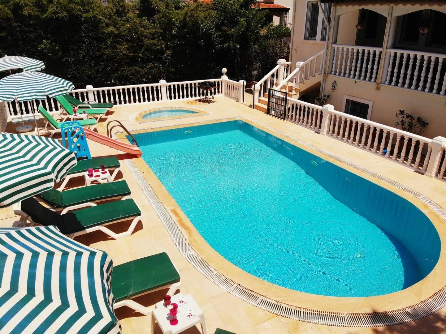 Fethiye Ölüdeniz'de 10 Kişilik, Özel Havuzlu, Barbekülü Villa görsel 1